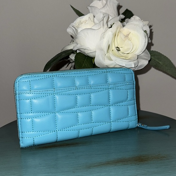 Kate Spade Blue Quilted Leather Zip Around Wallet Organizer - Picture 2 of 5